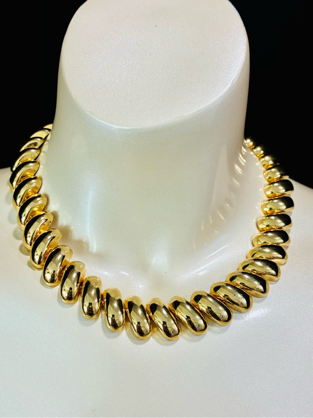 High-Shine Chic Gold Chunky Collar Bib Necklace - Trending 90s Women Jewelry EUC